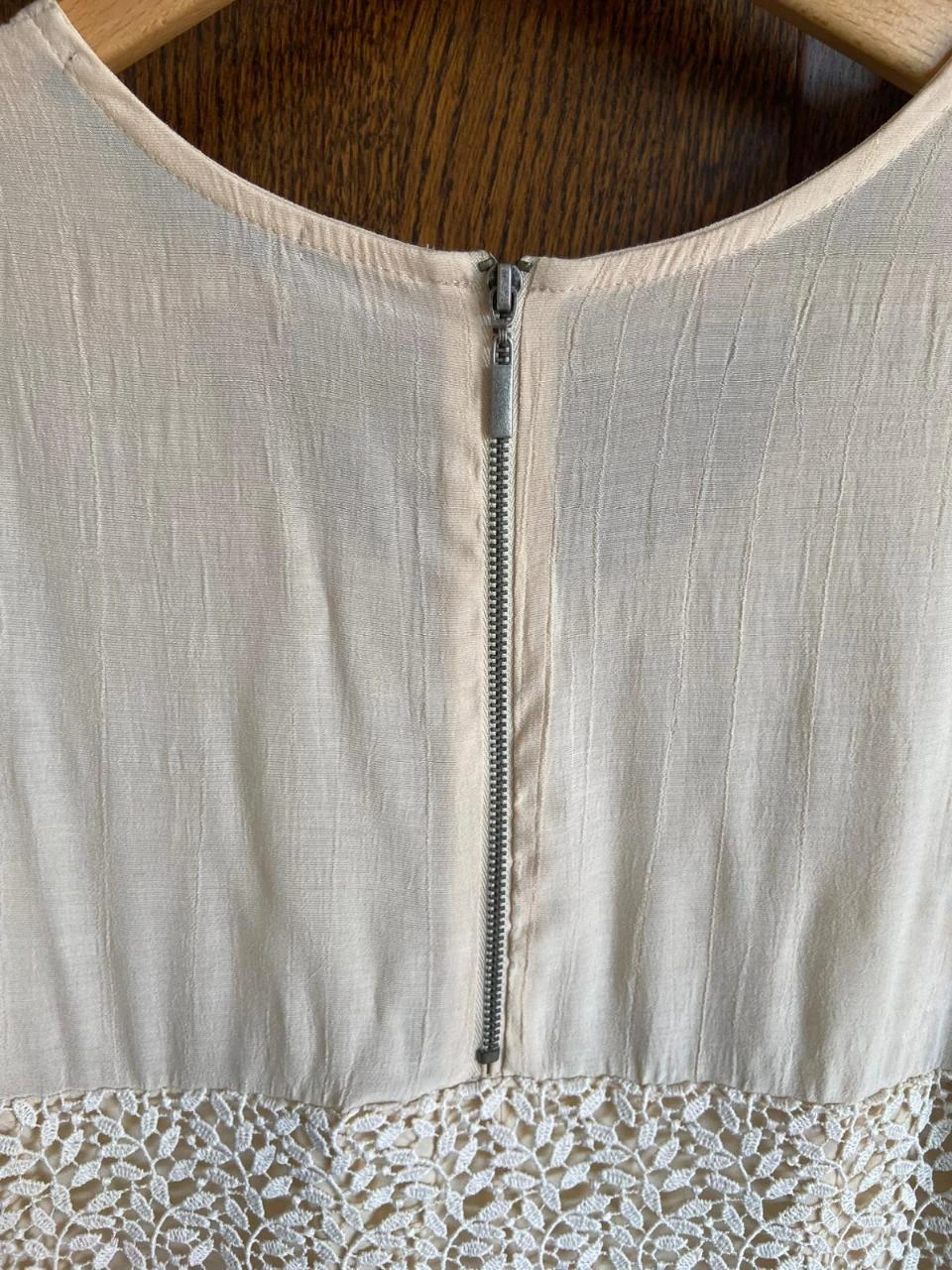 Vestido elegante, para eventos, de guipur, tono marfil. Zara. Talla M – photo 7